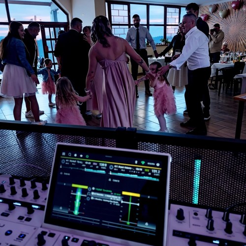 DJ EL